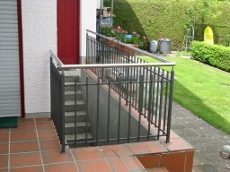 Aussengelaender lackiert-056
